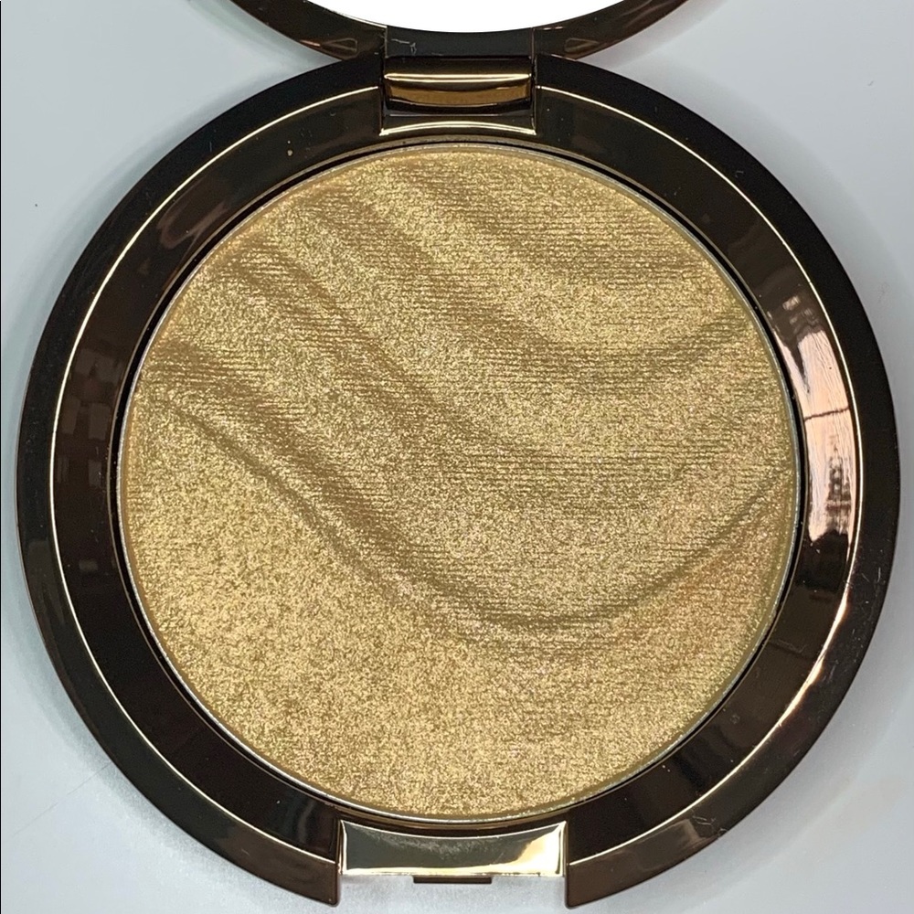 Becca Shimmering skin perfector pressed highlight